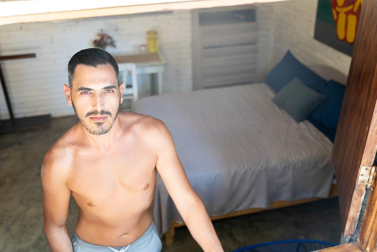 La Maxima & Lgbt Hotel Зиполите Екстериор снимка