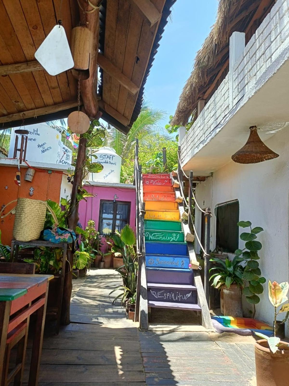 La Maxima & Lgbt Hotel Зиполите Екстериор снимка