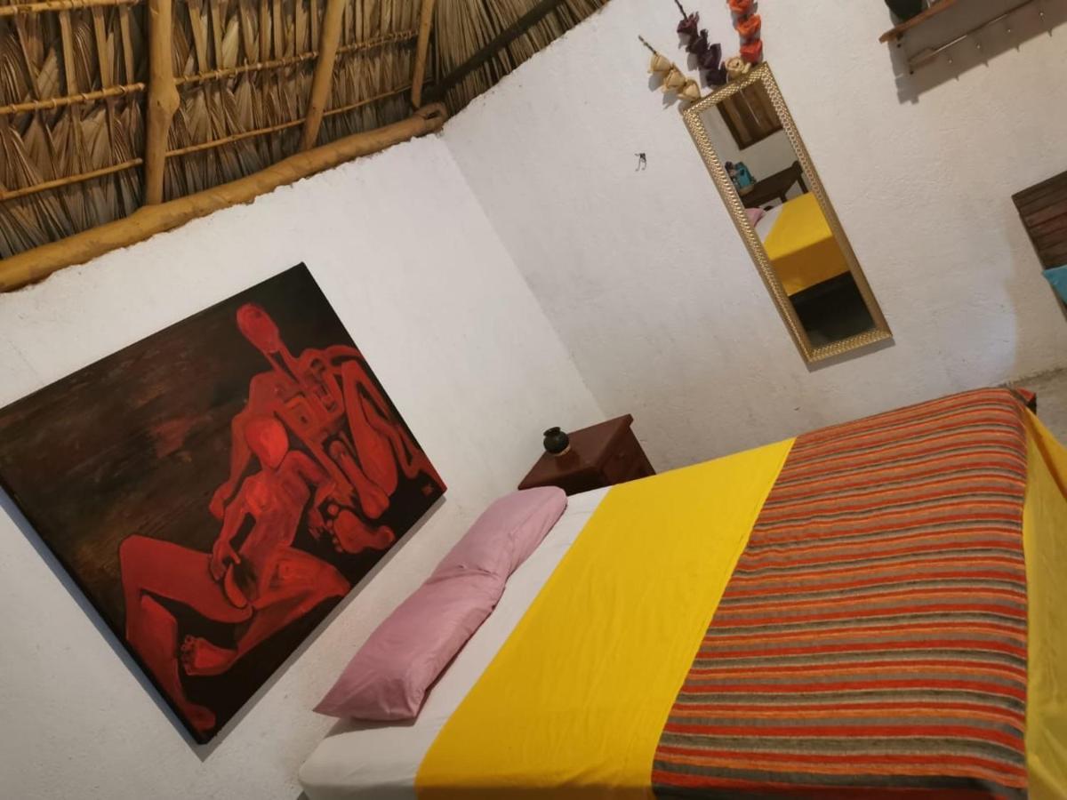 La Maxima & Lgbt Hotel Зиполите Екстериор снимка