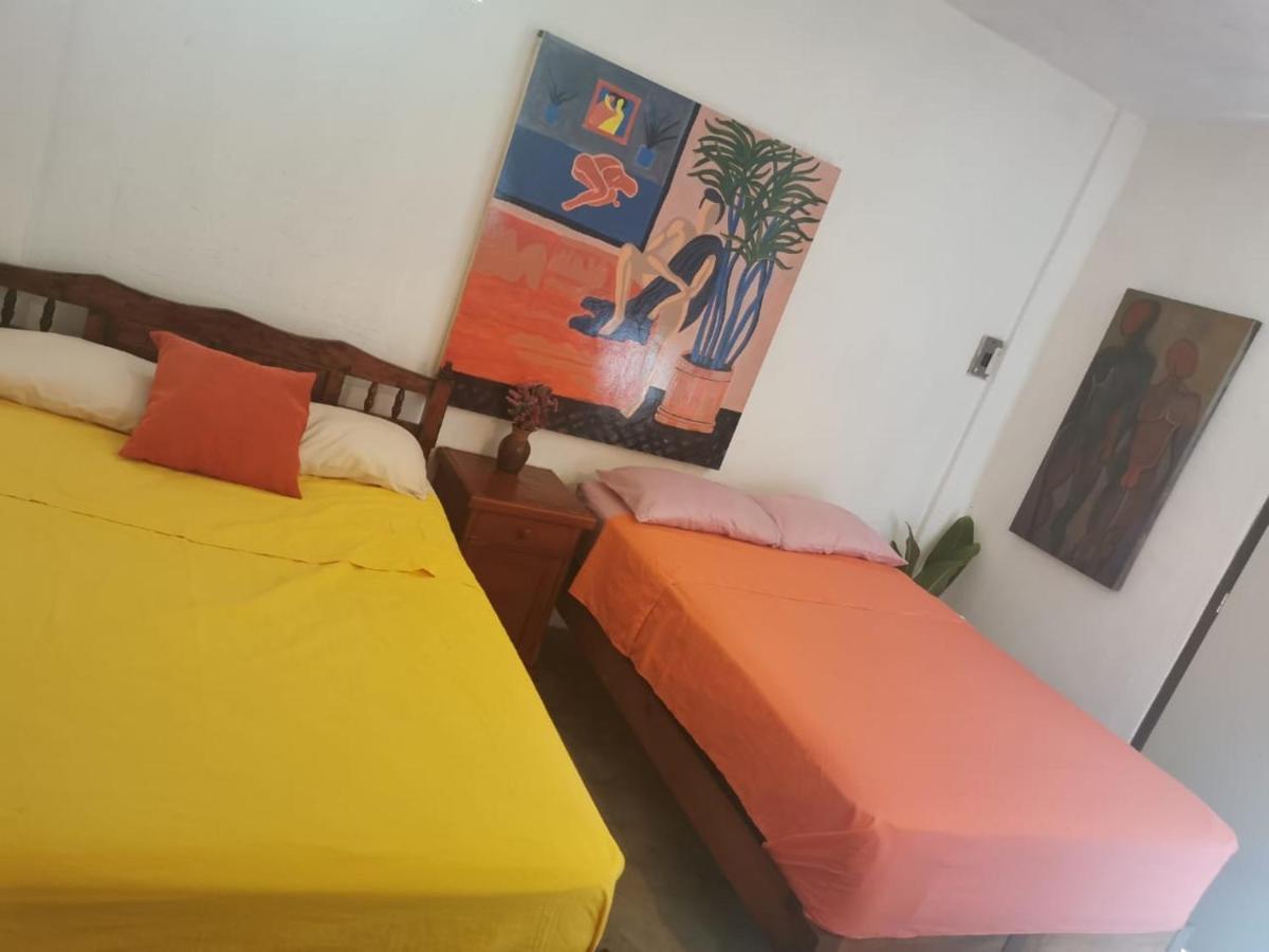 La Maxima & Lgbt Hotel Зиполите Екстериор снимка